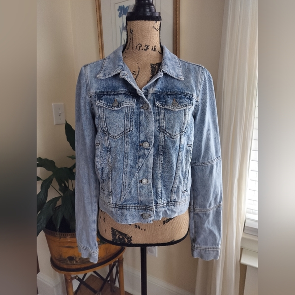 Free People Jackets & Blazers - Free People Rumors Denim Jacket Women's Light Wash Indigo